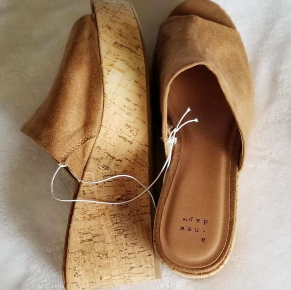 A New Day Platform Slide Heels - Picture 3 of 4